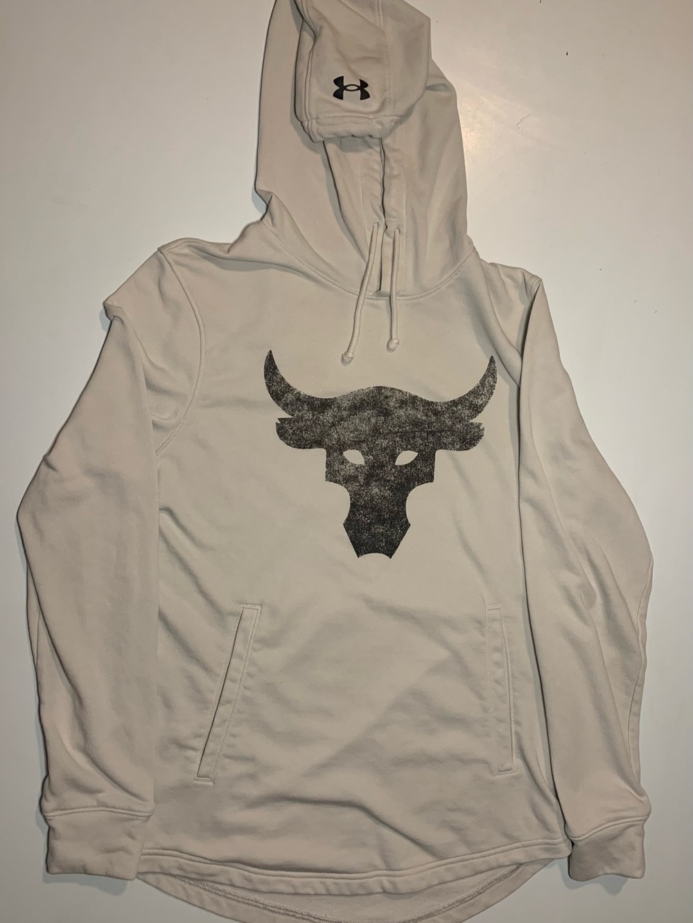 Under Armour Women’s White Crewneck Hoodie with Black Bull Graphic